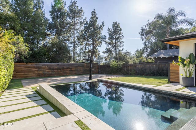 Building Photo - 620 Houseman St