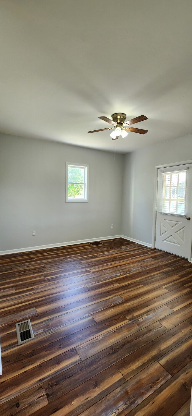 Living Room - 6078 Baltimore Pike