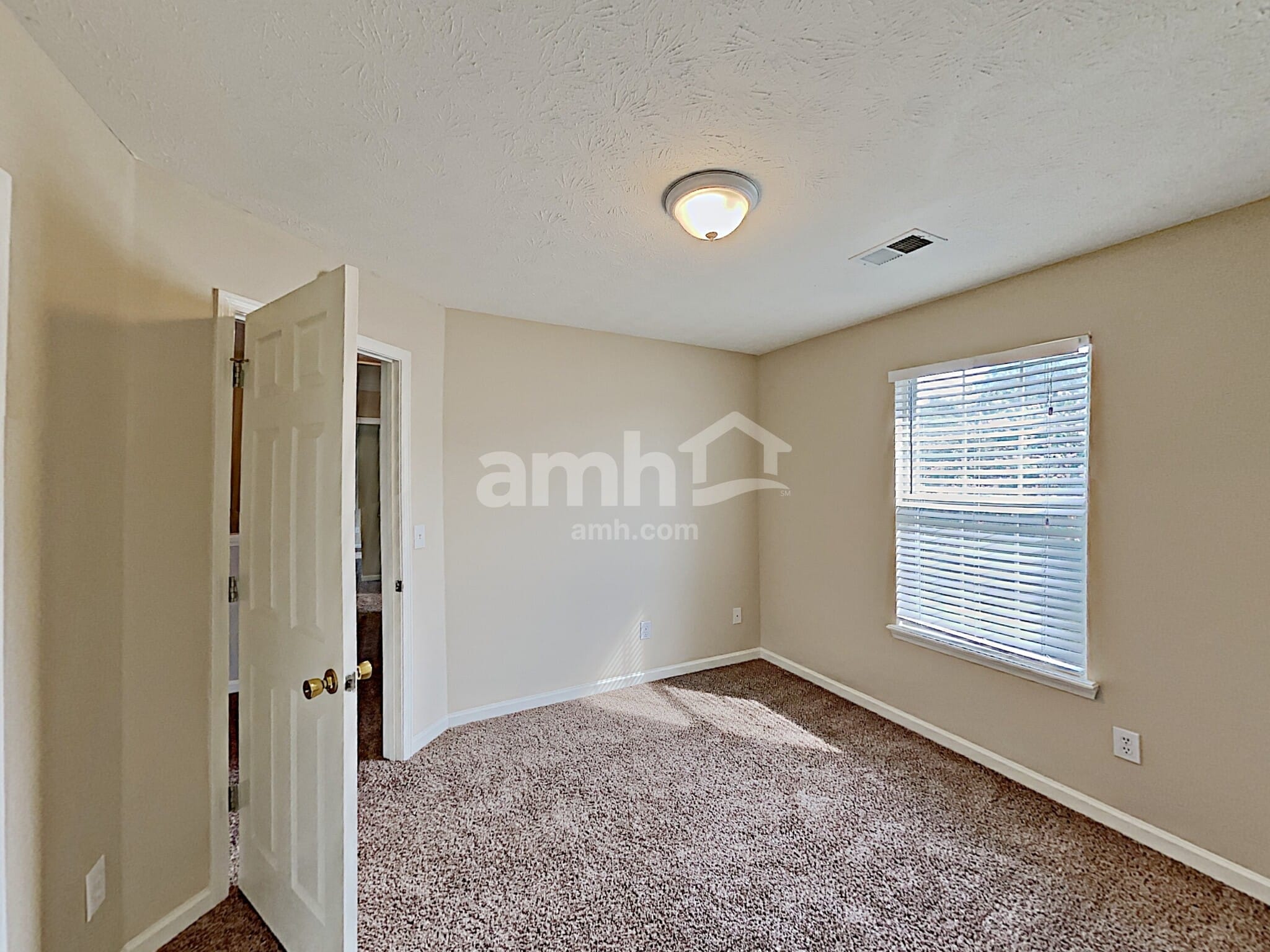 Building Photo - 3052 Lake Park Trail