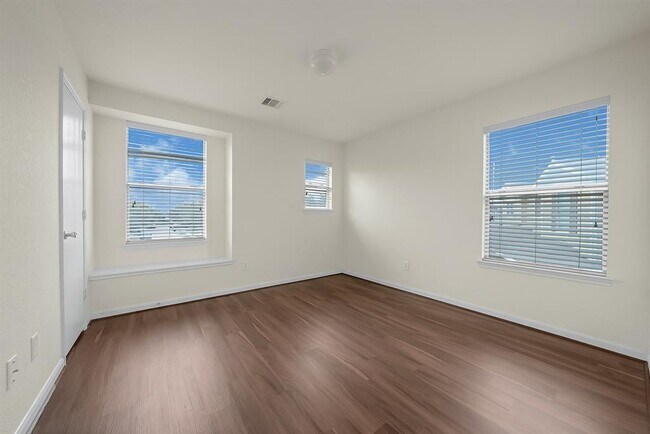 Building Photo - 20703 Cypress Post Dr