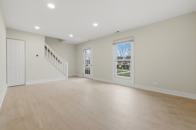 Building Photo - 763 Wellington Ave