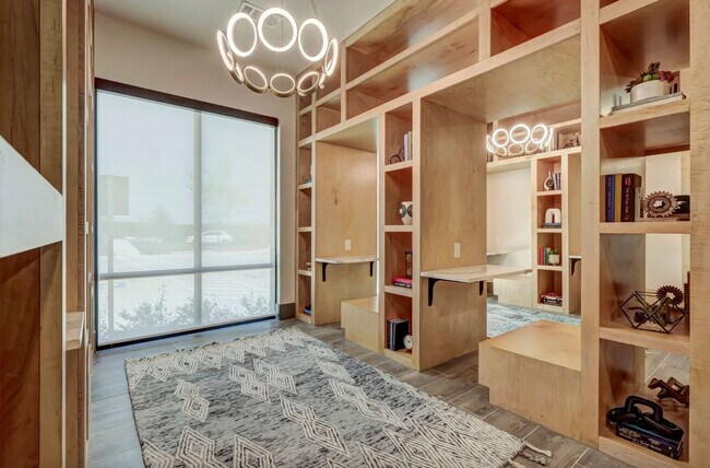 Building Photo - 5005 E Parmer Ln