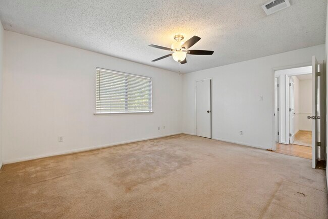 Building Photo - 22727 Smokey Hill Dr