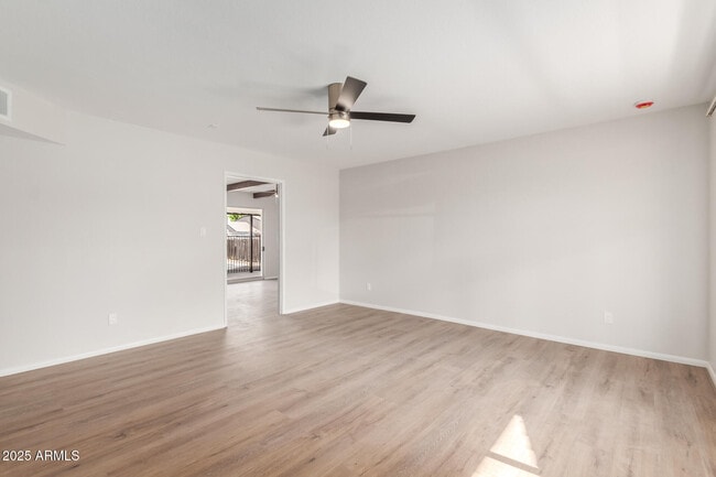 Primary Photo - 9033 N 15th Dr