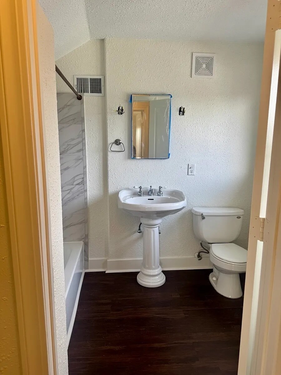 Building Photo - 4540 NE 20th Ave