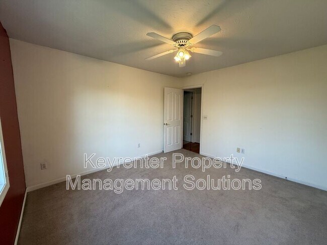 Building Photo - 104 Buckingham Pl