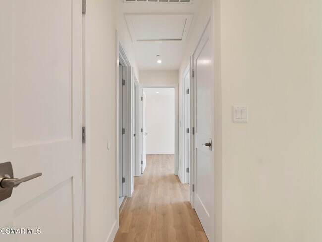 Building Photo - 3190 Los Robles Rd