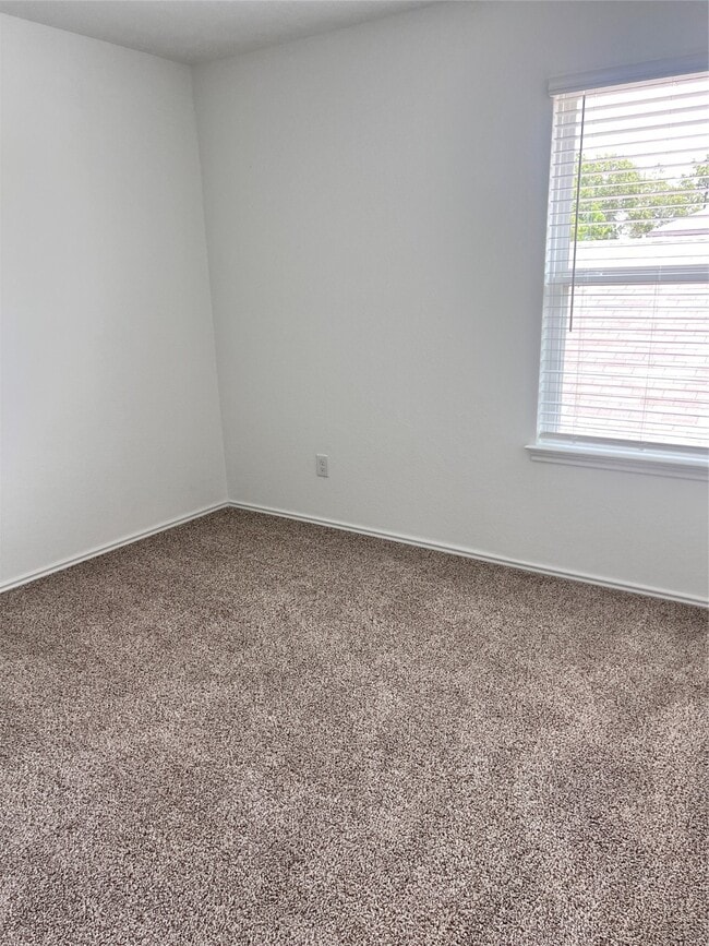 Building Photo - 522 Belle Spgs Ln