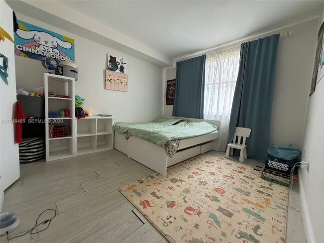 Building Photo - 17145 N Bay Rd