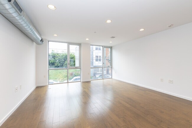 Building Photo - 1422 N 7th St