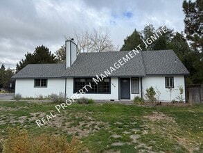 Building Photo - 1954 NE Red Rock Ln