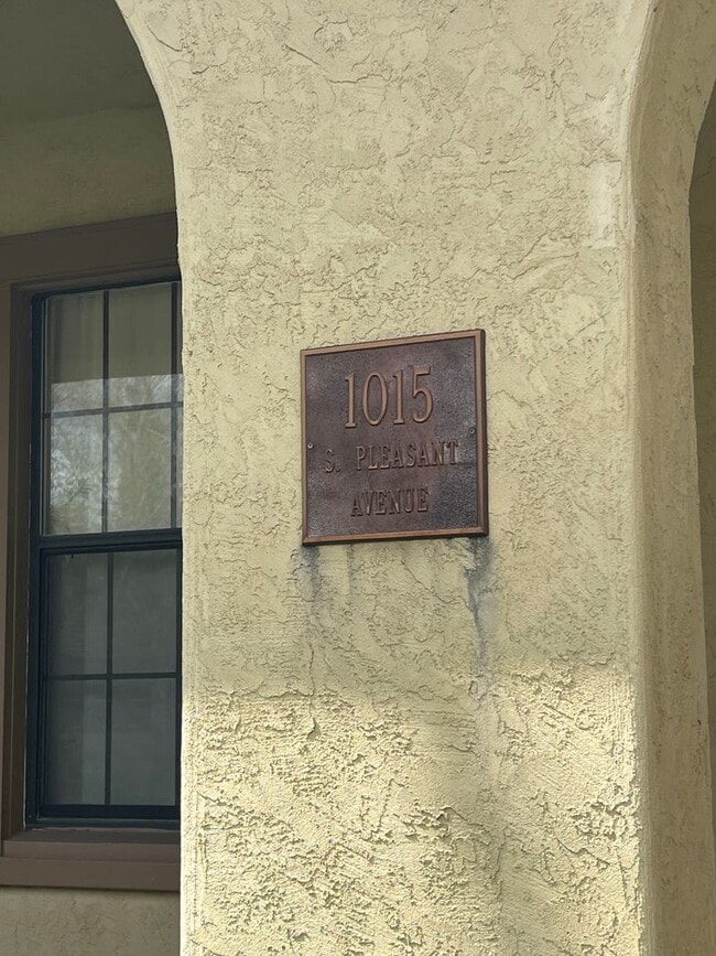 Building Photo - 1015 S Pleasant Ave
