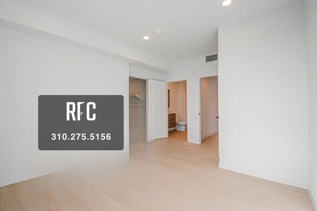 Building Photo - Welcome to the Gramercy