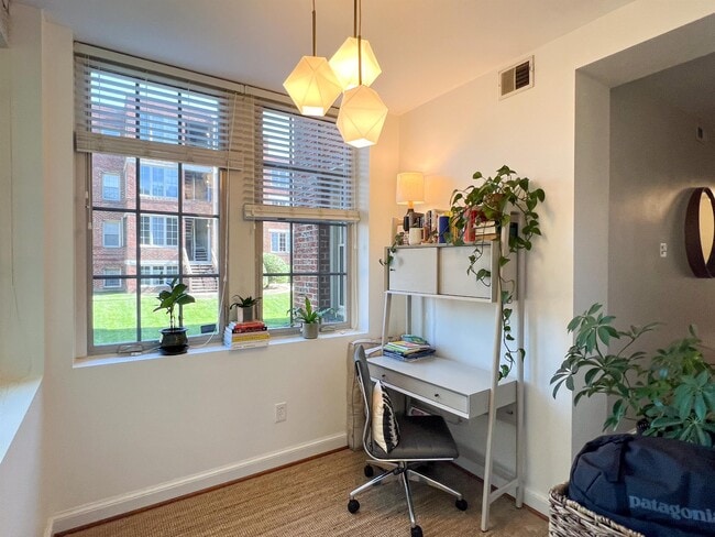 Building Photo - 6718 3rd St NW