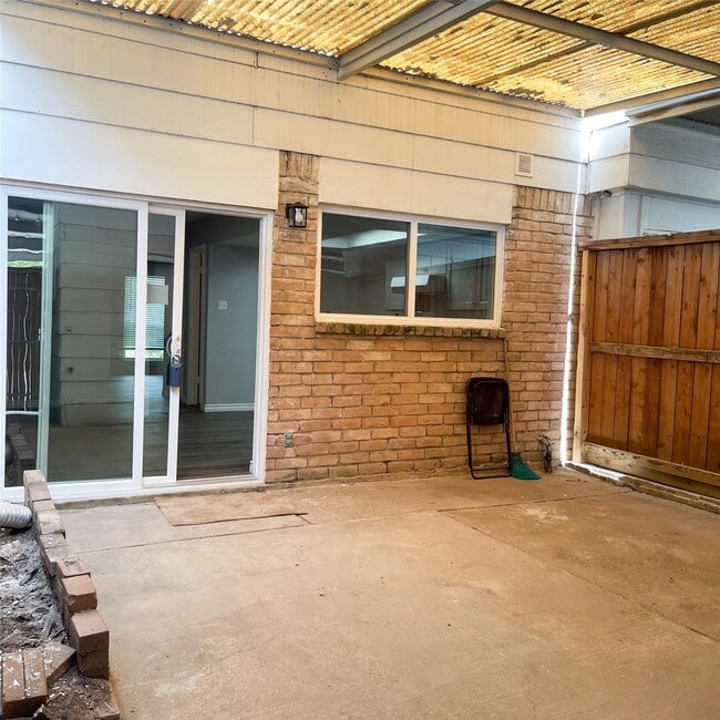 Building Photo - 7331 Chasewood Dr