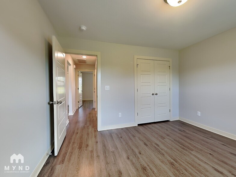 Building Photo - 507 Eagle Dr
