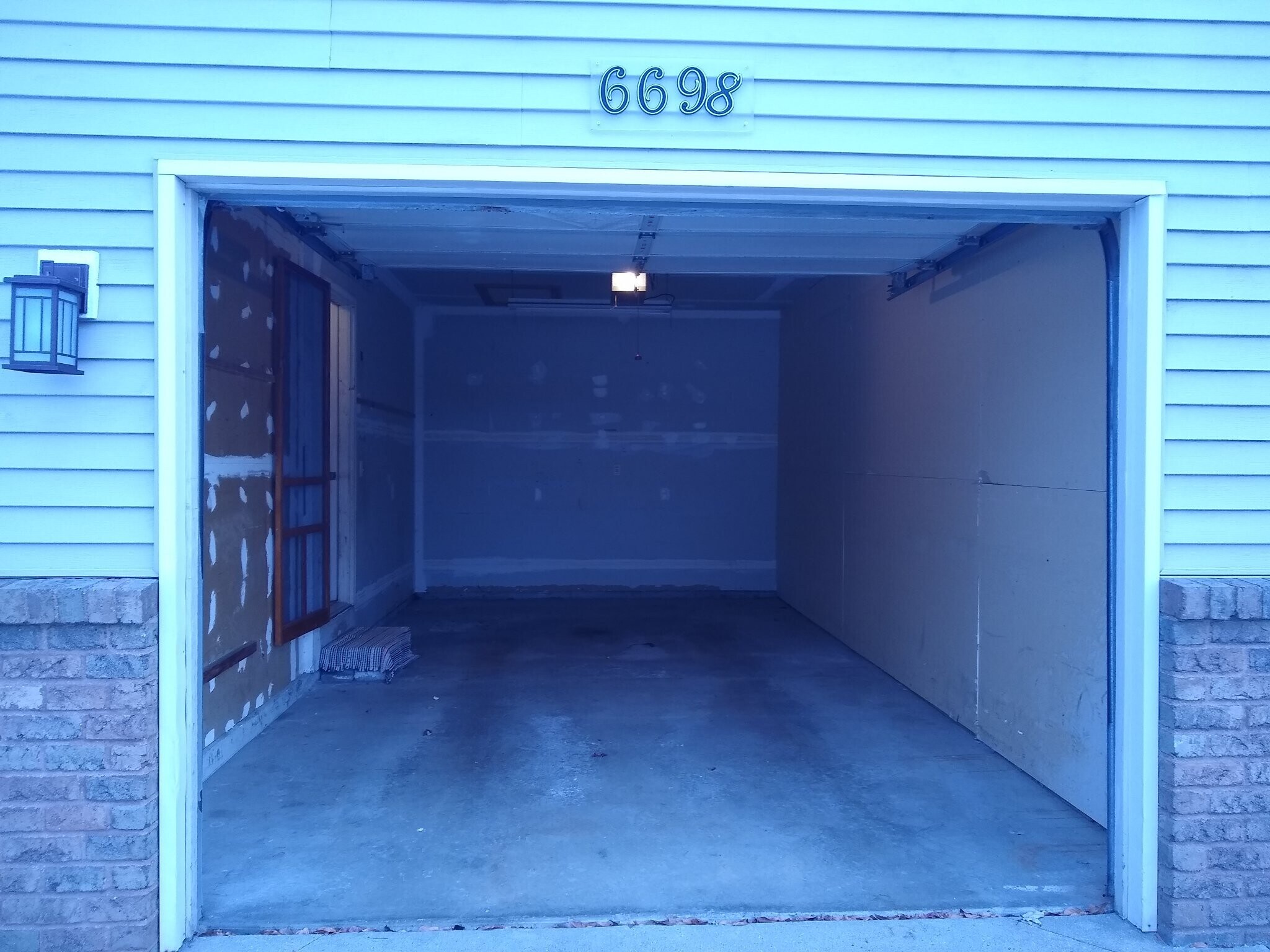 Building Photo - 6698 Pleasantview St NE