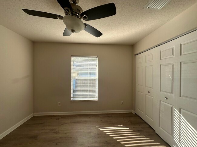 Building Photo - 6007 Bamboo Dr