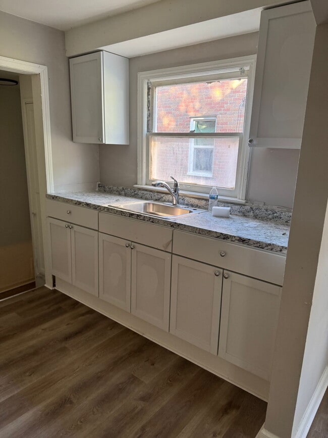 Building Photo - 13137 Elmdale St