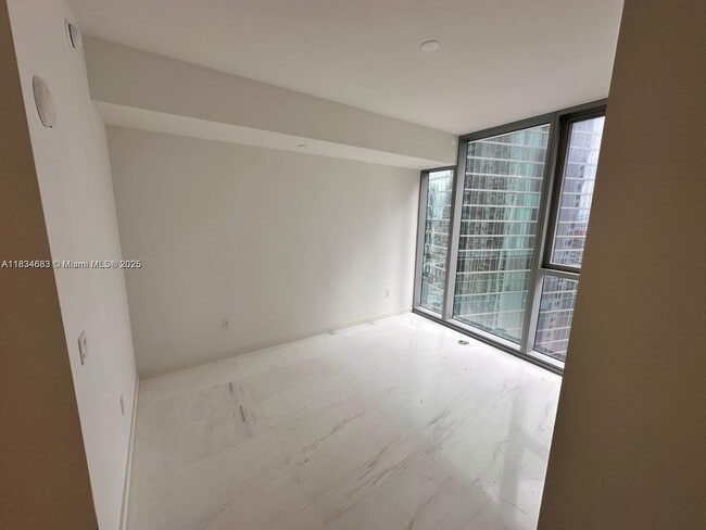 Building Photo - 300 Biscayne Blvd Way