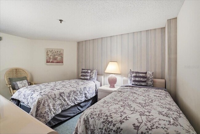 Building Photo - 5611 Gulf of Mexico Dr