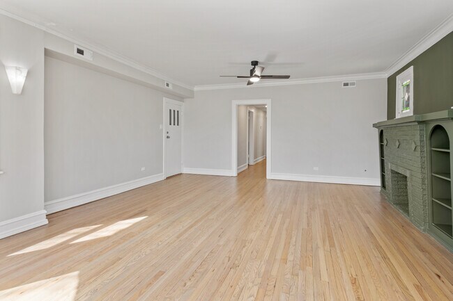 Building Photo - 4834 N Springfield Ave
