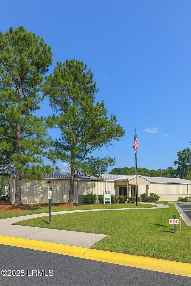 Building Photo - 1 Pomegranate Ln