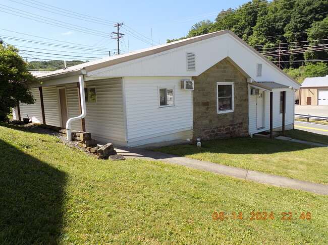 Building Photo - 1485 Van Voorhis Rd