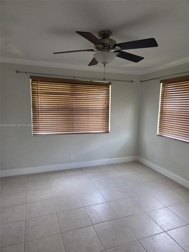 Building Photo - 6118 Royal Palm Blvd