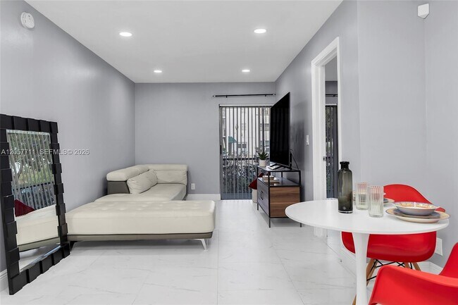 Building Photo - 3300 Spanish Moss Terrace