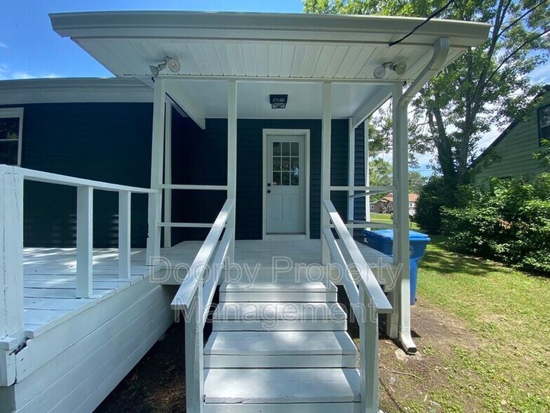 Building Photo - 318 Williams Dr