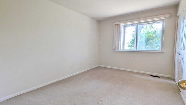 Building Photo - 937 Huntington Dr