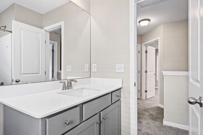 Building Photo - Modern 3BR/2.5BA Home with Open Layout – W...