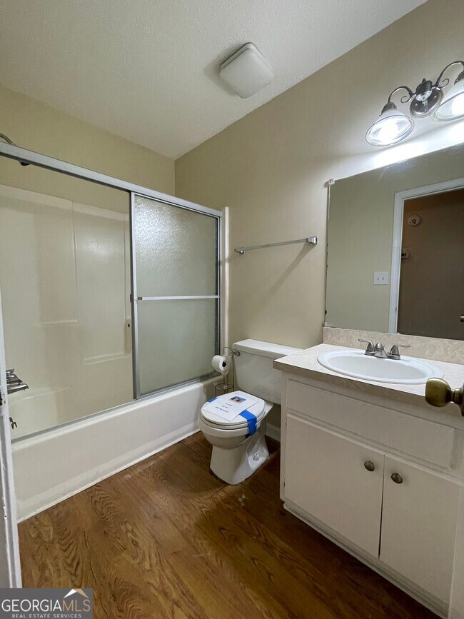 Building Photo - 2596 Woodland Dr NW