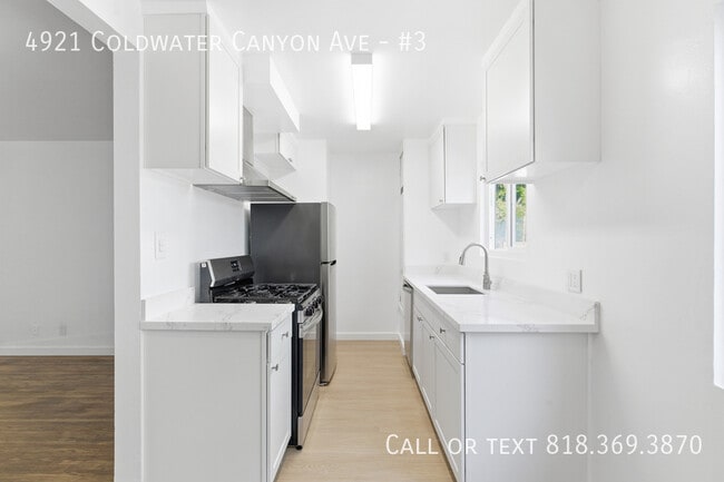 Building Photo - 4921 Coldwater Canyon Ave