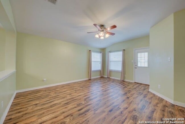 Building Photo - 3 Bedroom/2 Bath Wildhorse Subdivision