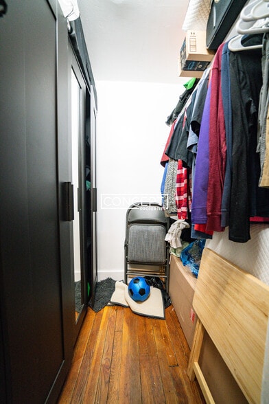 Building Photo - 52 Fenway