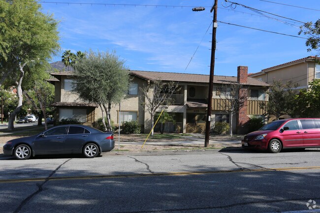 Building Photo - 405 E Dryden St