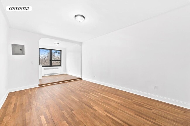 Building Photo - 420-424 Central Prk W