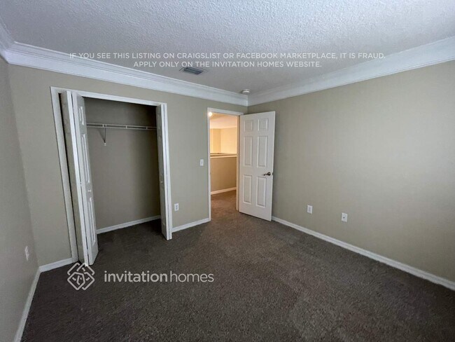 Building Photo - 18221 Sandy Pointe Dr