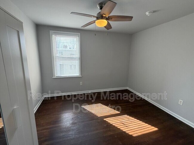 Building Photo - 1243 Penn St NE