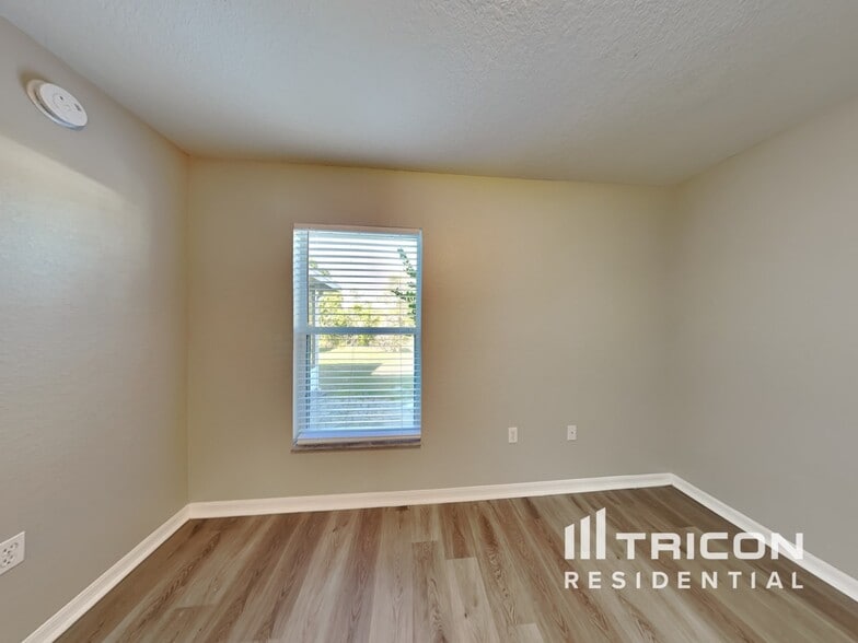 Building Photo - 1523 Merrimack Pkwy