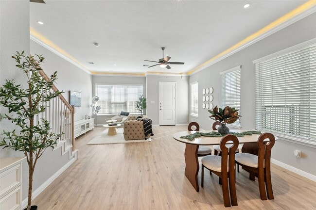 Building Photo - 923 Beebrush Ln