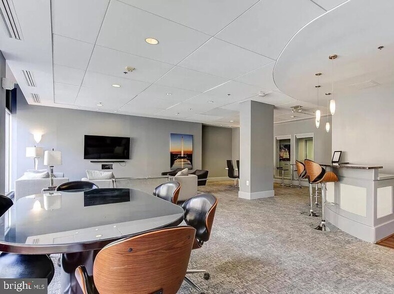 Social Space - 800 4th St SW