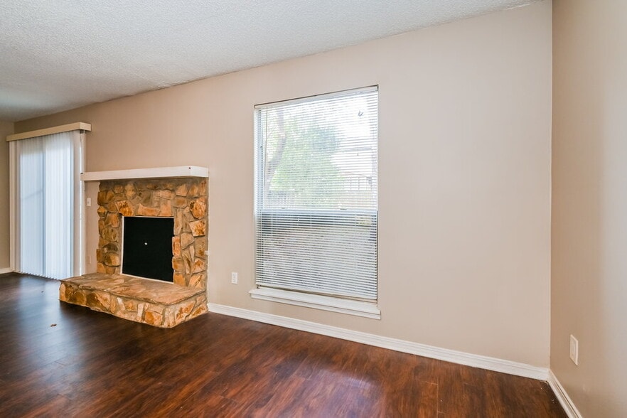 Building Photo - 11702 Tanager Dr