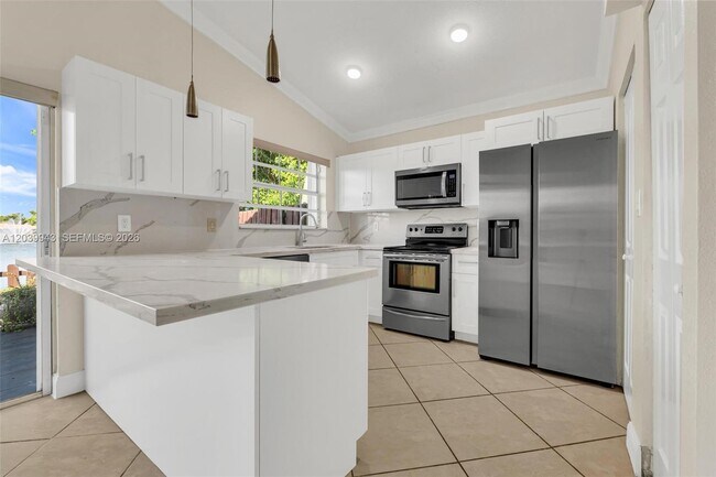 Building Photo - 15311 SW 52nd Terrace