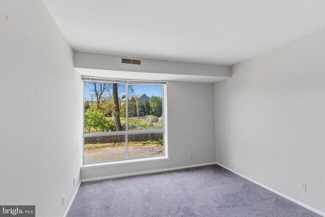 Building Photo - 3712 N Rosser St