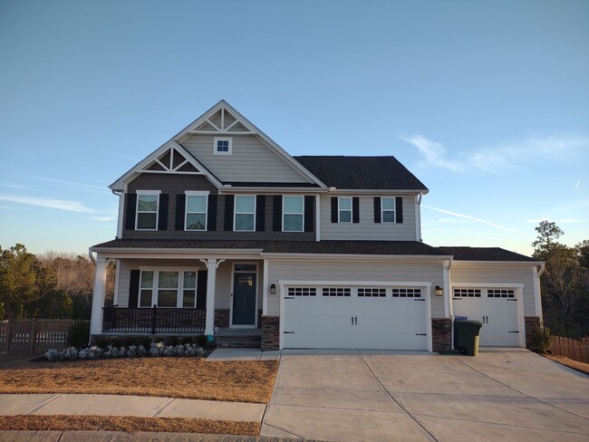 Primary Photo - Superlative 6 Bedroom, 5 Bathroom Home in ...