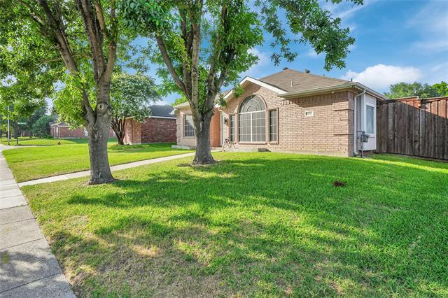 Building Photo - 2832 Claremont Dr