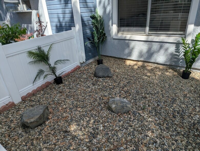 Building Photo - 137 Dogwood Ln